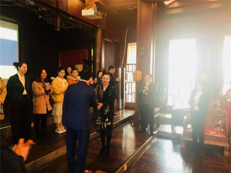 柔然彩虹隊光臨昌禾裝飾參觀學(xué)習(xí)